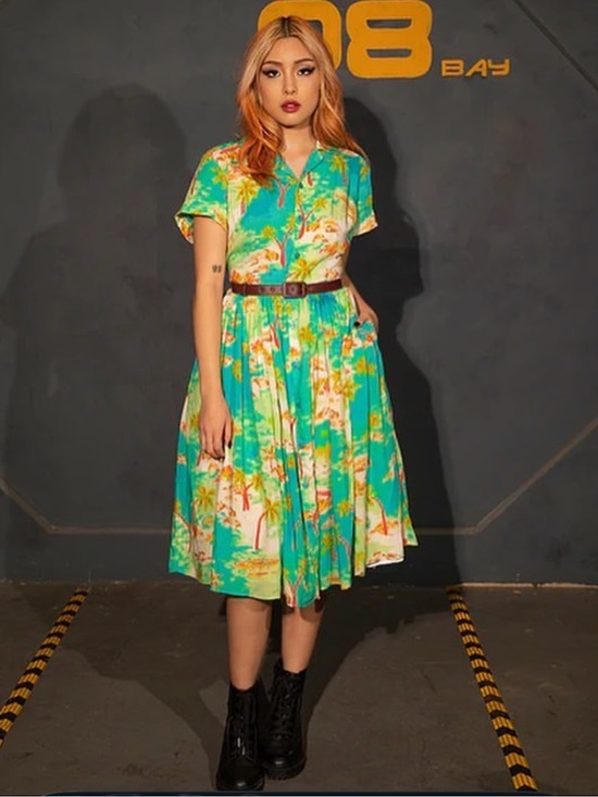 La Femme En Noir Dresses & Skirts - La Femme En Noir Micheline Pitt Alien Collab Hawaiian Pinup Shirt Dress NWT 2X